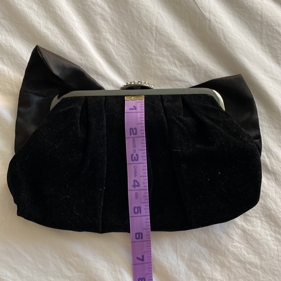 Vintage- Neiman Marcus Velvet evening Clutch with Swarovski crystal Satin Bow - Picture 11 of 12